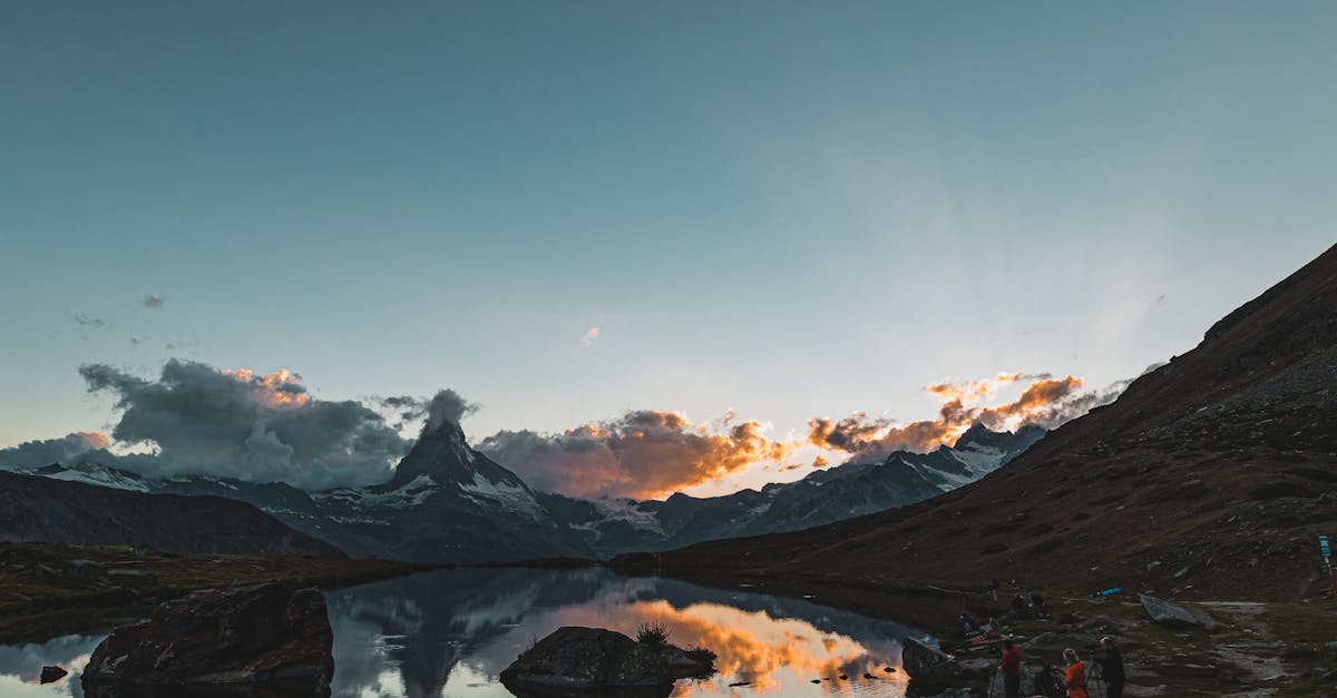 découvrez l'affrontement passionnant entre reims et metz ! analyse, statistiques et pronostics pour ne rien manquer de ce choc des équipes de ligue 1. suivez l'actualité et les performances des joueurs pour un match incontournable.