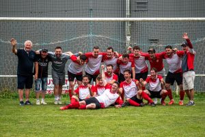 Les Seniors A de l'USCCA fêtent leur titre de champion de D1 et leur montée en Régional 3